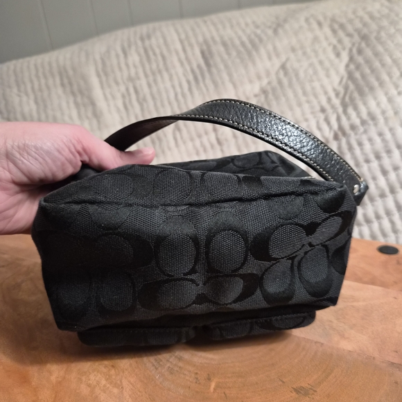 Coach Signature Hamptons Mini Satchel - Picture 9 of 11